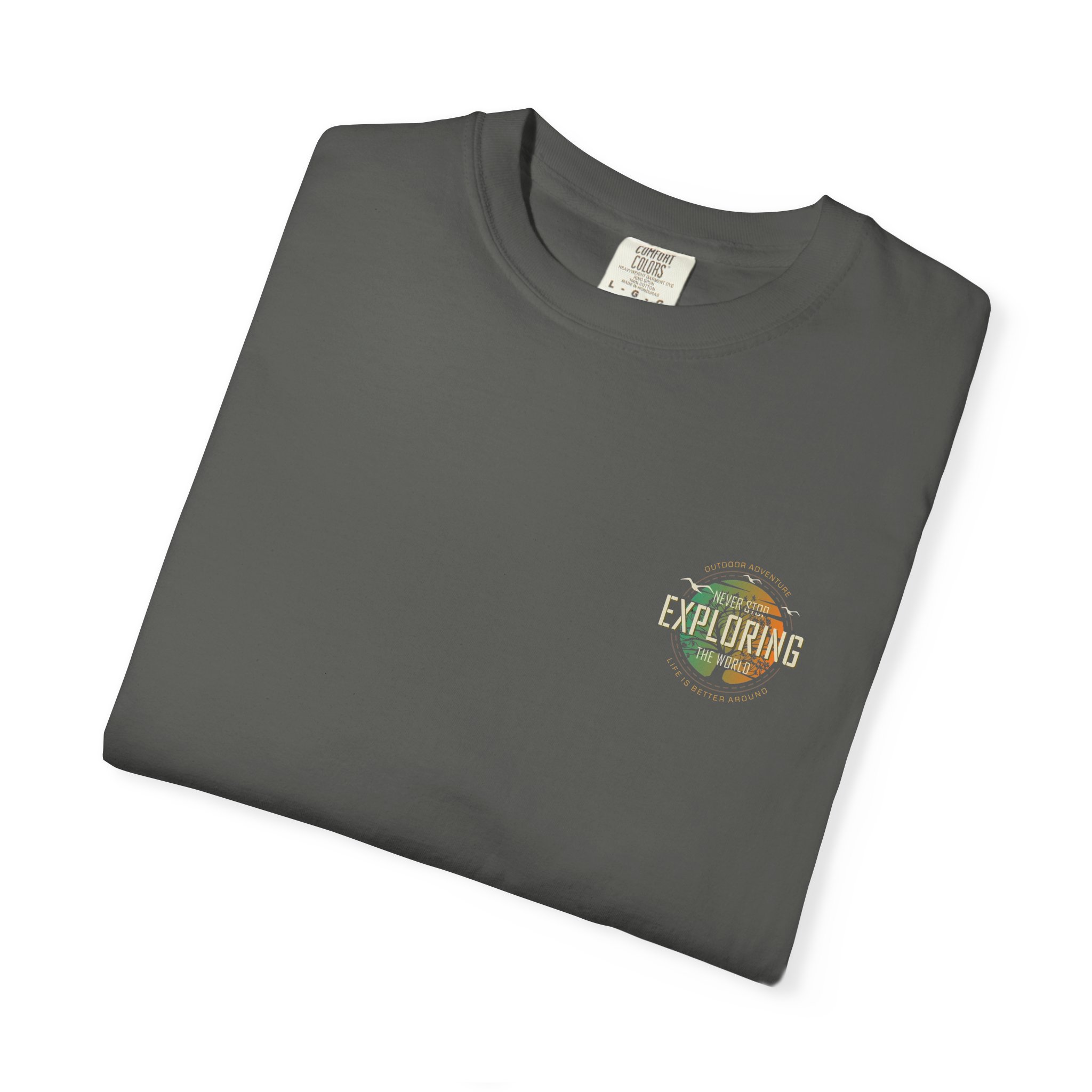 Road Trip Graphic T-shirt | Vintage Camera Collage, Back Print - Görsel 3