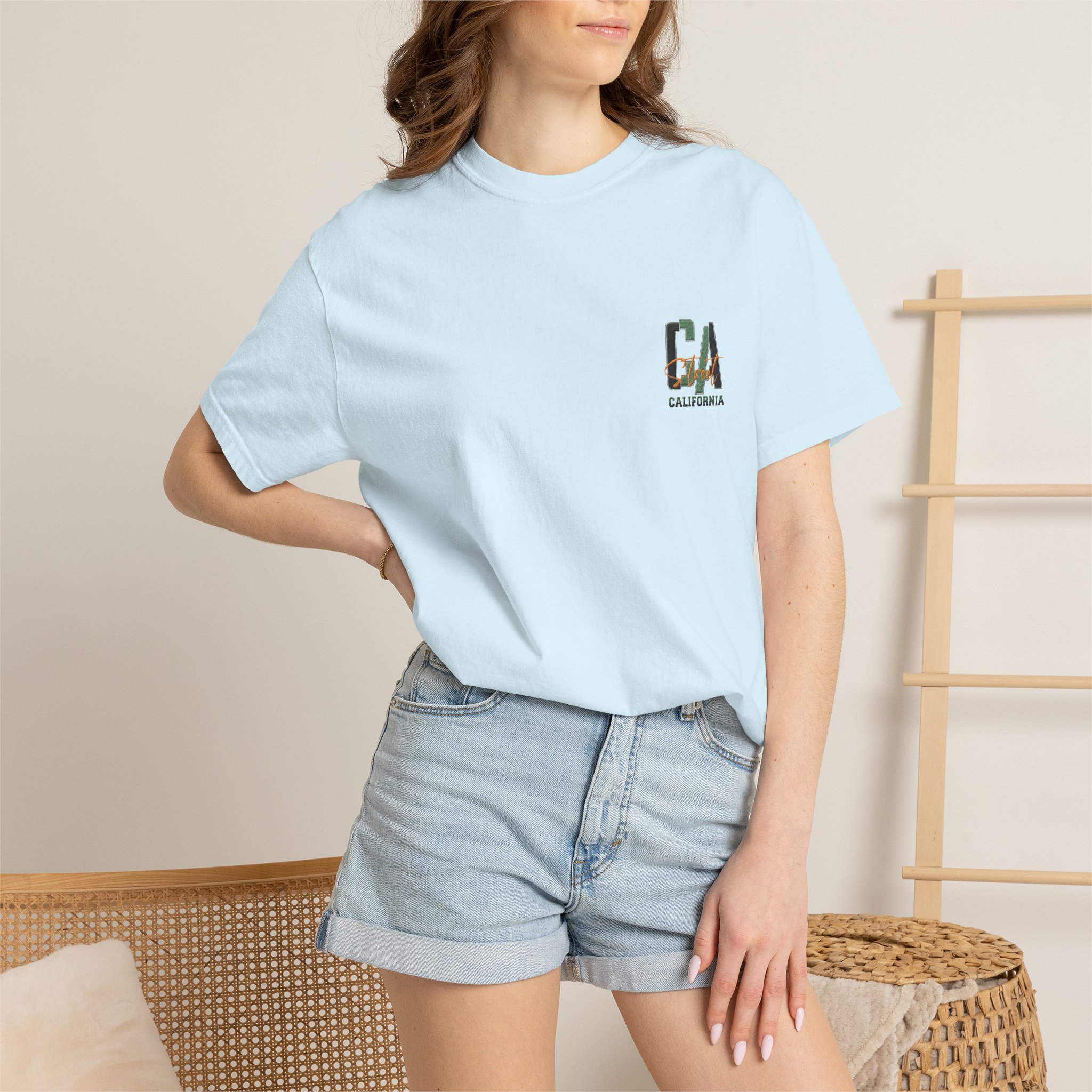 California Beach City graphic T-shirt | CA palm tree surf car design - Görsel 20