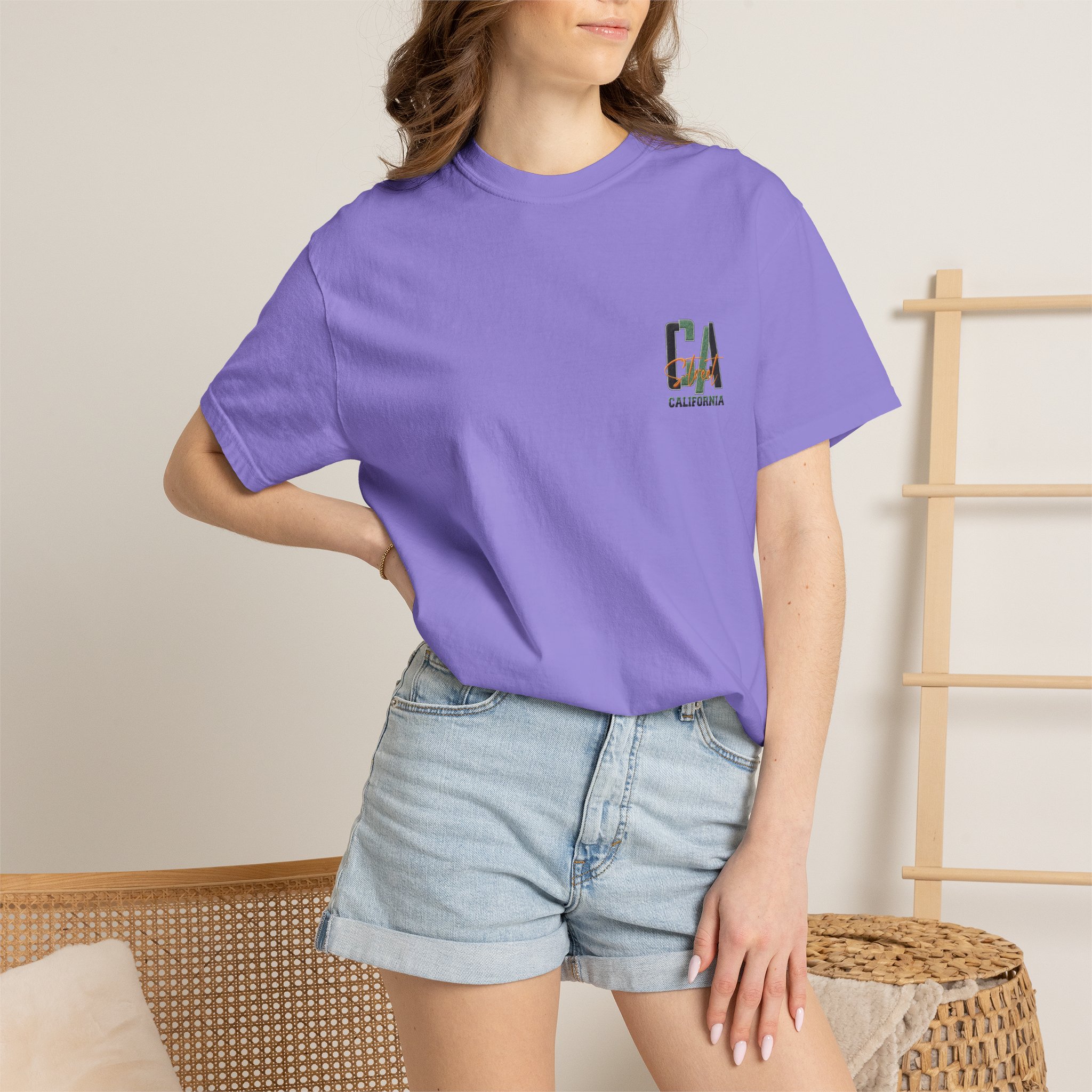 California Beach City graphic T-shirt | CA palm tree surf car design - Görsel 32